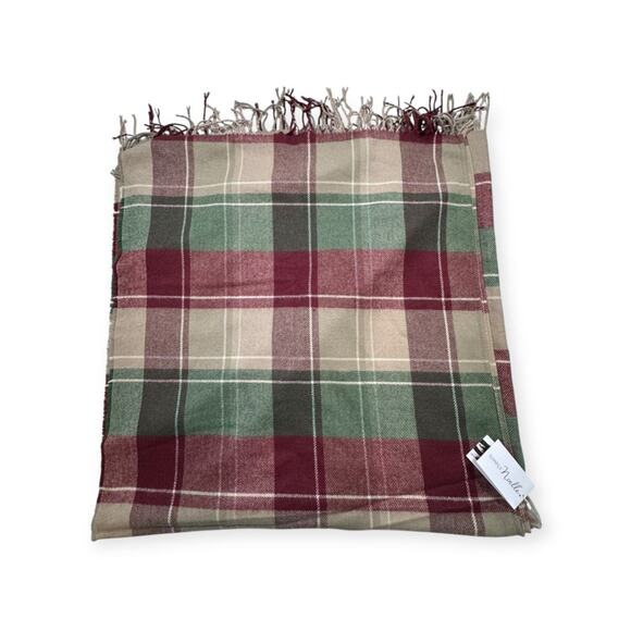 Simply Noelle Acrylic Poncho Wrap Red Green Color New (One Size Fits All) - Picture 3 of 8